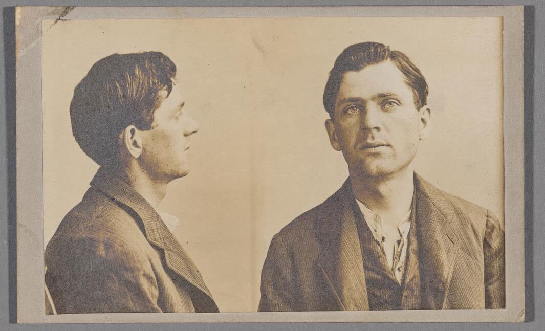 Profile and portrait photographs of Leon Czolgosz.