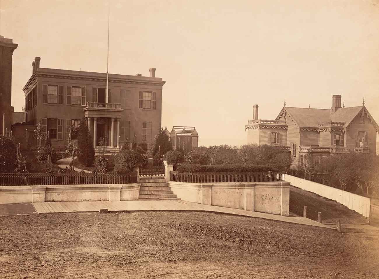 Residences of Mr. Robinson and Rev. W.A. Scott, Rincon Hill, San Francisco, ca. 1865. Albumen print; 15 1/8 x 20 1/8 in. Mammoth-Plate Photographs of San Francisco in 1867 by Carleton E. Watkins (1829–1916). Huntington Library, Art Collections, and Botanical Gardens.