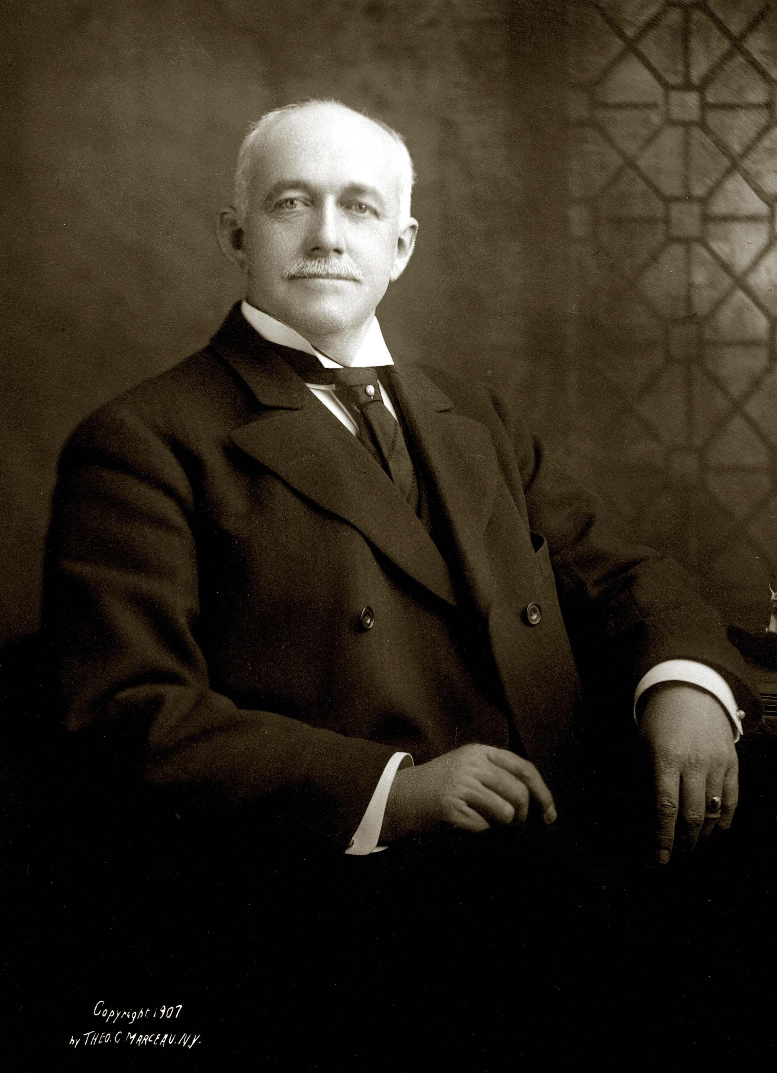 Henry E. Huntington, 1907. Photo: Theo C. Marceau, New York City. The Huntington Library, Art Collections, and Botanical Gardens.
