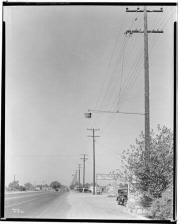 L1.2 - Lighting, streets - Sodium Vapor street lamps