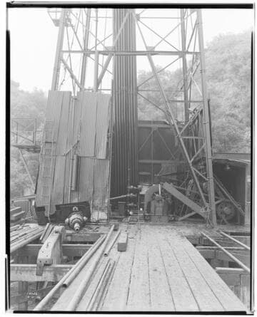 O1 - Oil Wells & Equipment - Union Oil Lease