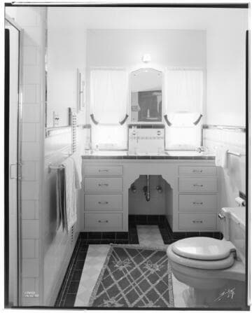 H2.4 - Home Bath - Home of Dr. D. A. Harwood