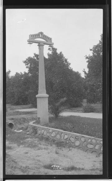 Rialto Street light post