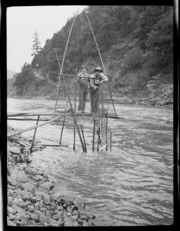 Fishing in Klamath River - Karok