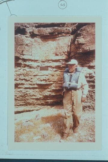 Willie Taylor's grave at Mile 44