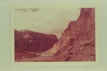 Mile 200.9, Cataract Canyon, Up river