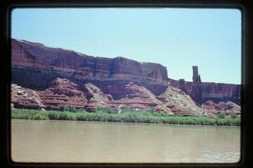 The Sphynx; opposite Valentine Bottom