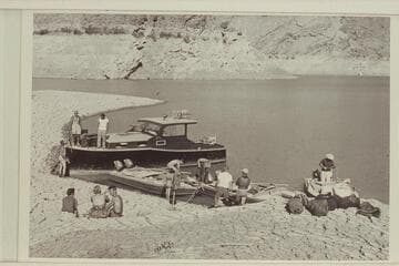 The muddy mooring in Gods Pocket, Lake Mead