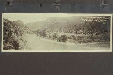 Green River Investigation- Upstream half of panorama.  Red Canyon 1/4 mile above turn at Gold Point