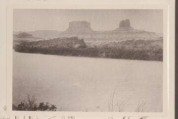 Crescent Castle.  From Bonita Bend; Mile 29.7.  Best Expedition