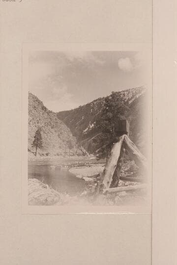 Don Smith's 30-ft. sweep scow at Shoup on the Salmon River