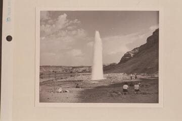 Cold water geyser on left bank of Green river