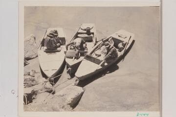 Packing boats after noon halt below Grapevine Rapid