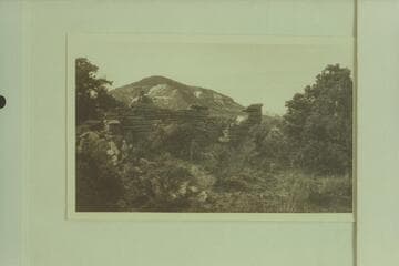Ruin on route from Kayenta to Rainbow Bridge. Rexford W. Barton and Catherine Barton of Pelham Manor, New York, registered at Kayenta on 1930, May 16