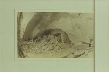 Ruin on route from Kayenta to Rainbow Bridge. Rexford W. Barton and Catherine Barton of Pelham Manor, New York, registered at Kayenta on 1930, May 16