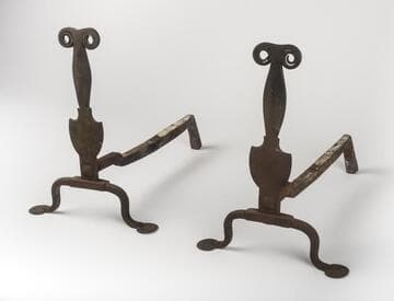 Shield Front Andiron