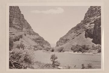 Up river from Canyon of Lodore from near the dude ranch, low water