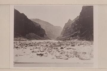 Down river from above Parashont Wash, Mile 198.3