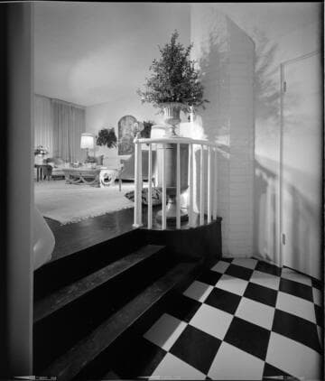 Young, Loretta, [Mr. and Mrs. Philip Brown] guest house