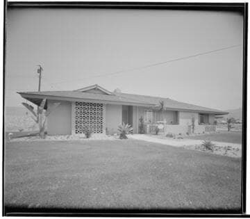 Sunset Hills model houses: East India