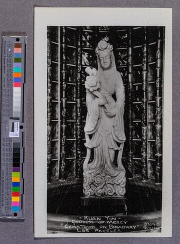 Statue of Kuan Yin (Guanyin, 观音), Goddess of Mercy
