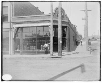 A street view of the San Pedro Local Office