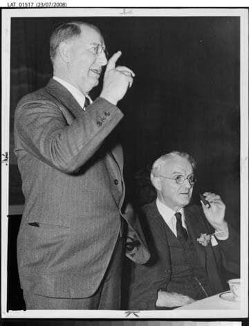 Vice-presidential candidate Col. Frank Knox with Harry Chandler