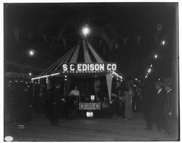 D2.4 - Displays, Fairs