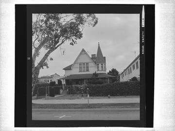 House at 1323 Ocean Avenue, Santa Monica