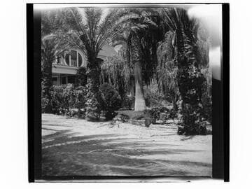 Piru Mansion, house and grounds