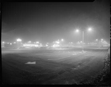 Lights in Von's parking lot at night
