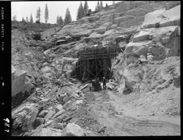 Big Creek - Mammoth Pool - Forming on intake portal