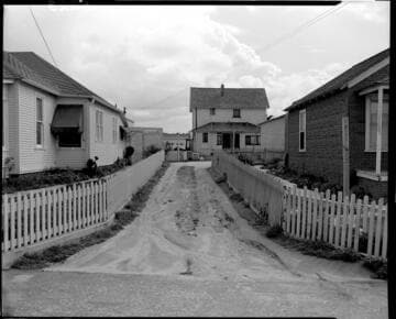 Drive way between two houses