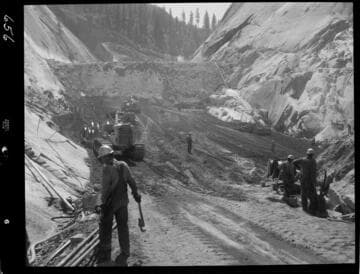 Big Creek - Mammoth Pool - Embankment placement in bottom of cutoff trench downstream