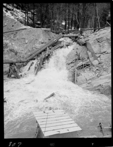 Big Creek - Mammoth Pool - Shakeflat after failure of cofferdam