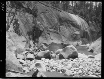 Big Creek - Mammoth Pool - Large boulders in downstream toe of river bottom