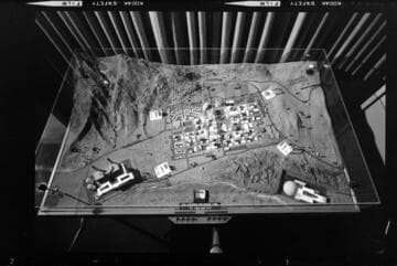 3D display illustrating several sources of electric generation (Hydro
