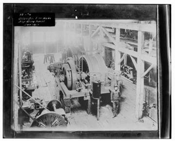 copy photo of Dillon Box Iron Works slip ring Hoist