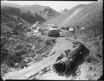 Men constructing redwood-