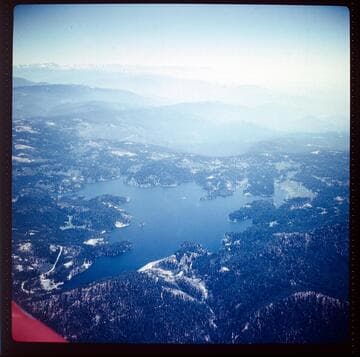 Shaver Lake aerial photo showing entire lake and dam