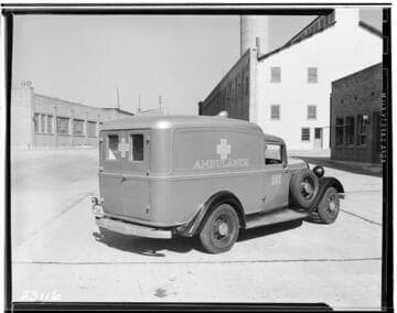 T3.1 Transportation - Autos, Trucks, & Railcars - Edison Company Ambulance #567