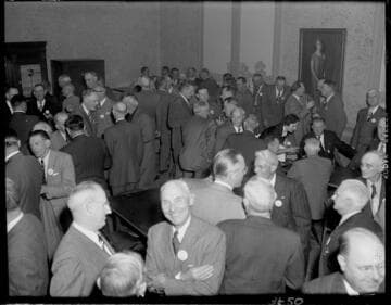 People mixing after or before Diamond Club banquet