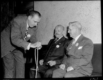 People mixing after or before Diamond Club banquet