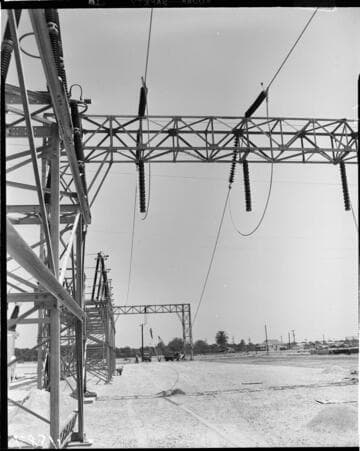 Stringing conductor to deadend