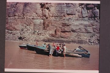 Boats at sandbar in eddy at National Canyon