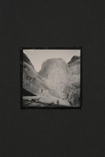 Up fault from ledge, open arch in fault