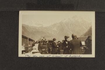 The obs. car of Summit of Selkirks