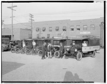 Pasadena Baking Company trucks, 86 West Colorado, Pasadena. 1927