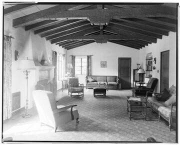 H2.7 - Home Living Room - Electric Home of Mr. John Scott