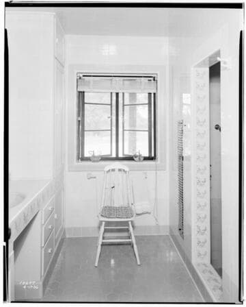 H2.4 - Home Bath - Electric Home of W. G. Johnson